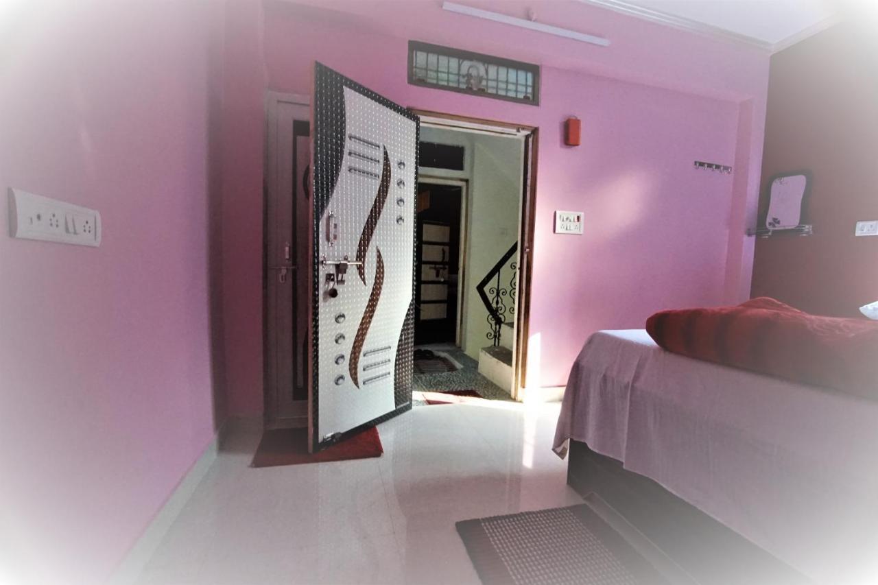 Maa Durga Inn Варанаси Экстерьер фото